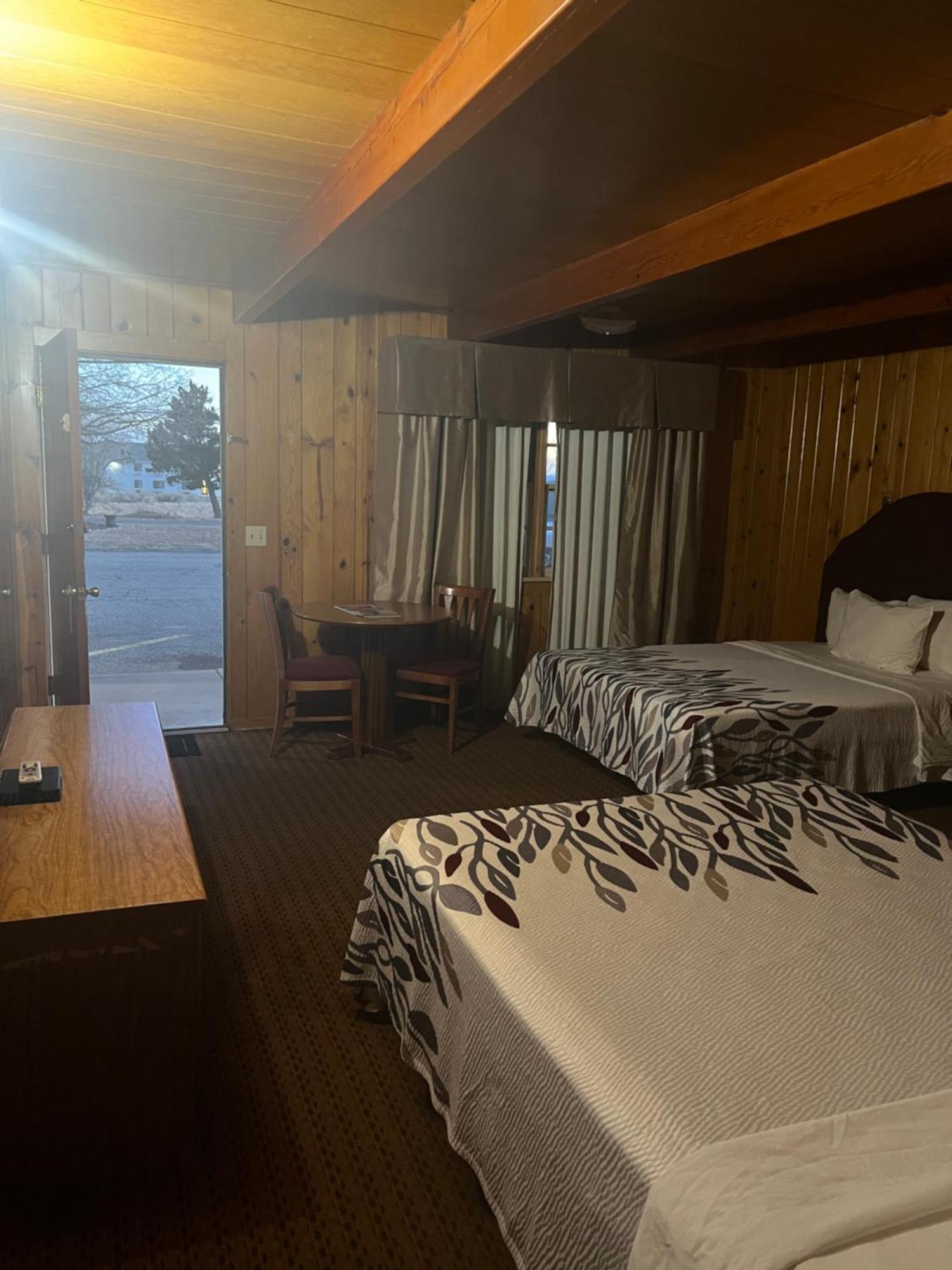 Prospector Motor Lodge แบลนดิง ภายนอก รูปภาพ